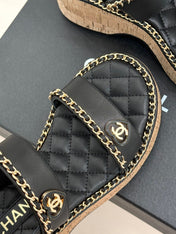 THICK-SOLED CHAIN HEART SANDAL IN BLACK LAMBSKIN