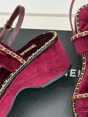 THICK-SOLED CHAIN HEART SANDAL IN PLUM PURPLE VELVET