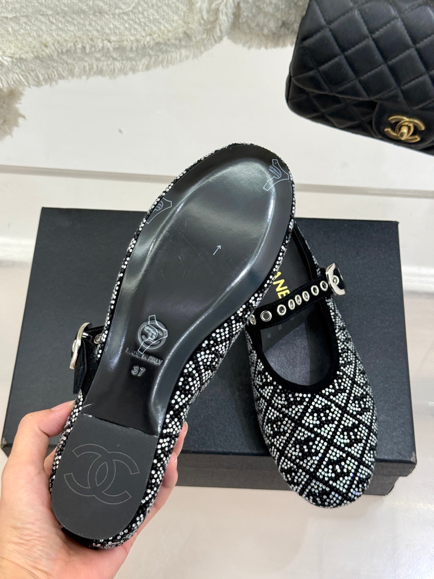 CC FLAT MULES 25SS IN BLACK EMBELLISHED WITH RHINESTONES