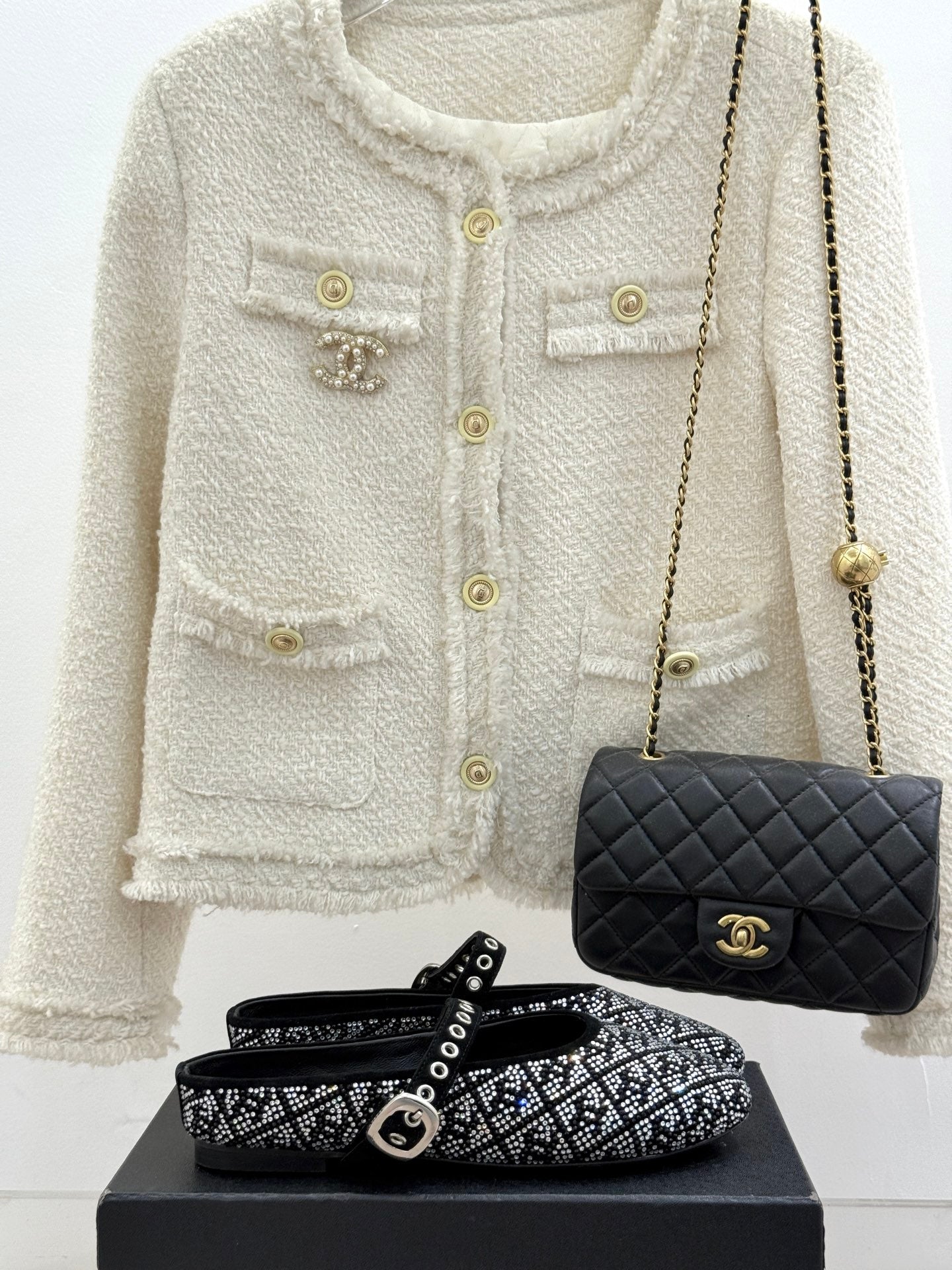 CC FLAT MULES 25SS IN BLACK EMBELLISHED WITH RHINESTONES