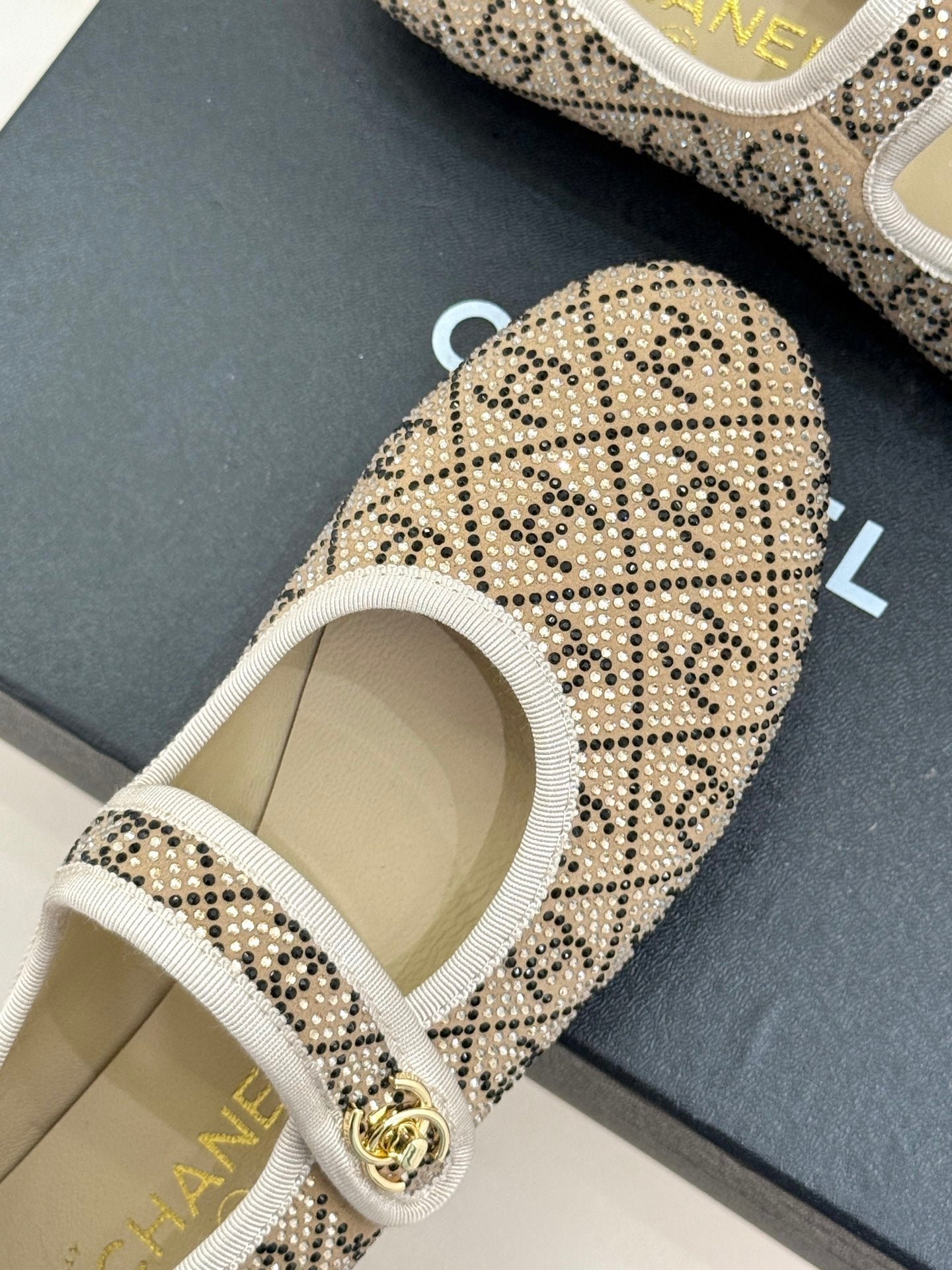 CC FLAT MARY JANE 25SS IN BEIGE EMBELLISHED WITH RHINESTONES