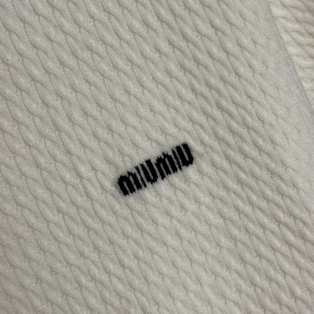 MIUMIU SHORT-SLEEVE KNIT TOP STYLE 421