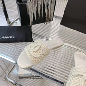 SLIPPERS WHITE SHEEPSKIN