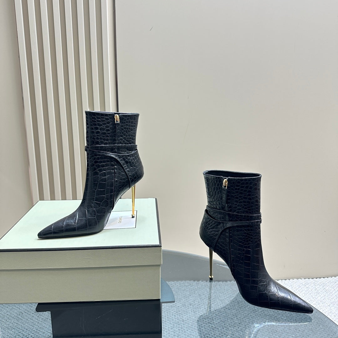 PADLOCK 10 CM ANKLE BOOTS IN BLACK CROCODILE-EMBOSSED CALFSKIN