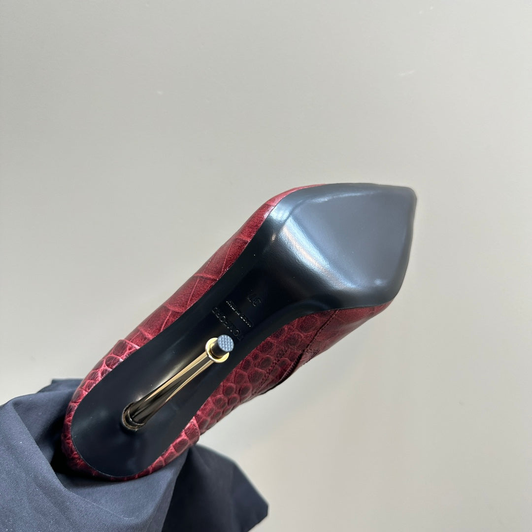 PADLOCK 10 CM ANKLE BOOTS IN BURGUNDY RED CROCODILE-EMBOSSED CALFSKIN