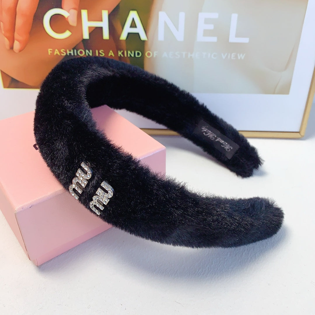 HEAD BAND IN BLACK RABBIT FUR