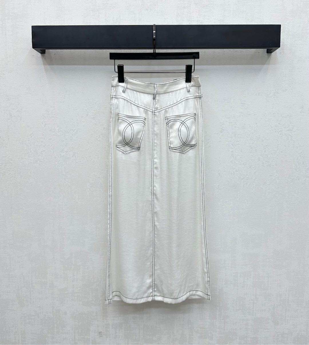 CHANEL HIGH-WAIST SKIRT WITH CUT-OUT HEM 274762