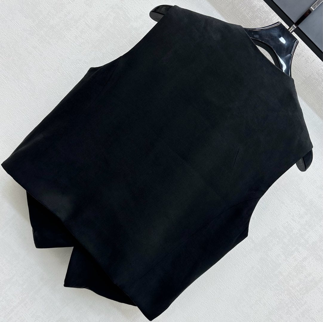 CHANEL SLEEVELESS BUTTONED BLAZER 274755