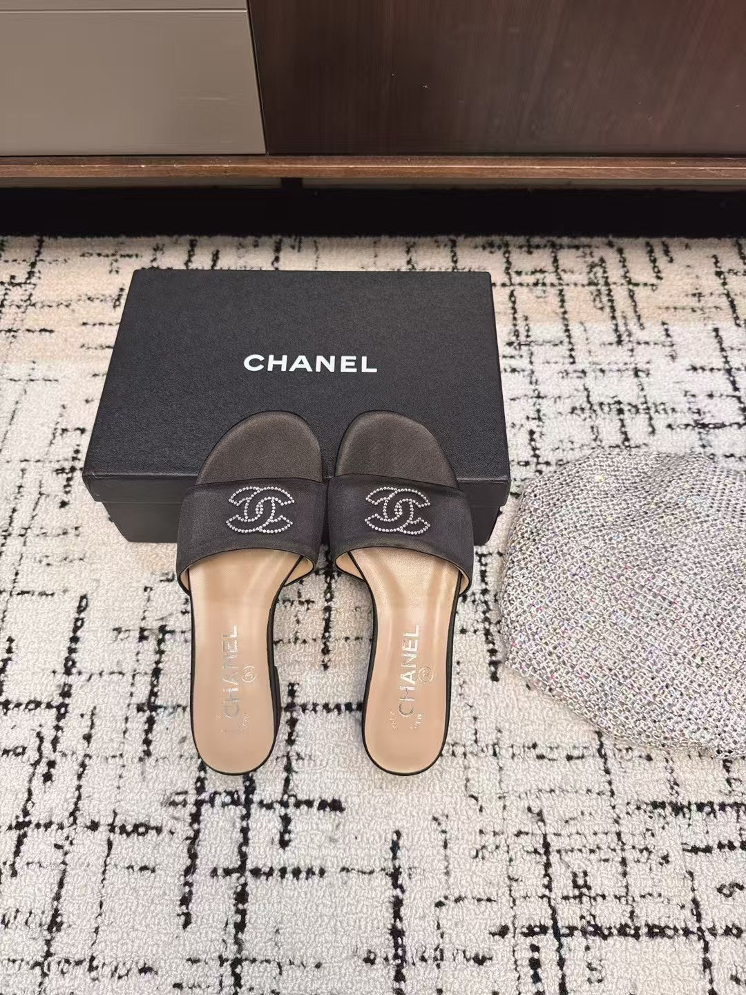 SLIPPERS IN BLACK SATIN MIX CALFSKIN