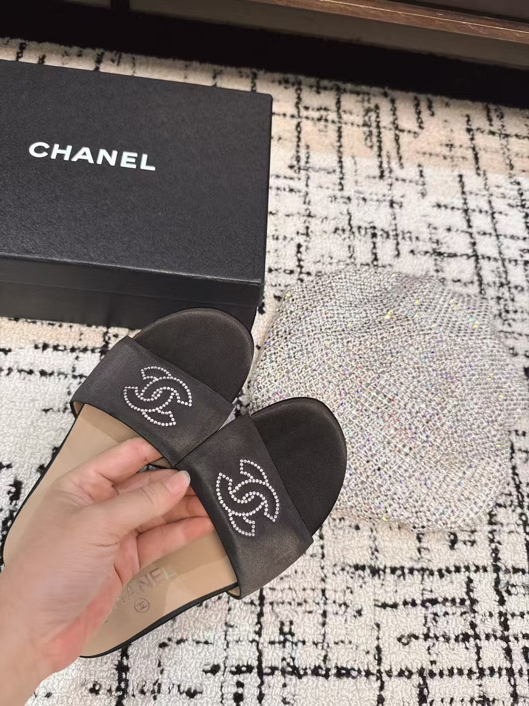 SLIPPERS IN BLACK SATIN MIX CALFSKIN