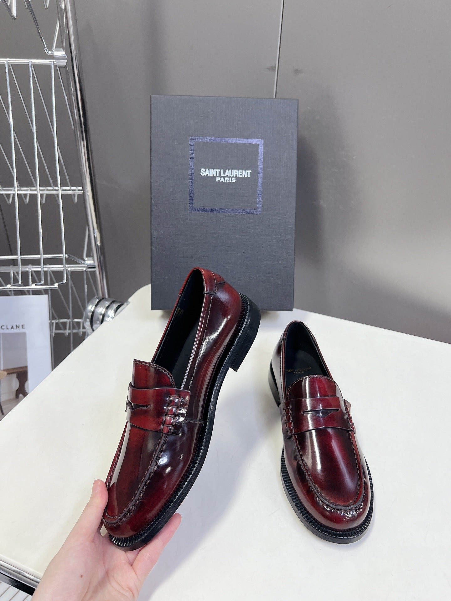 YSL 25S SAINT LAURENT LOAFERS IN TORTOISESHELL CRIMSON GLOSSY CALFSKIN