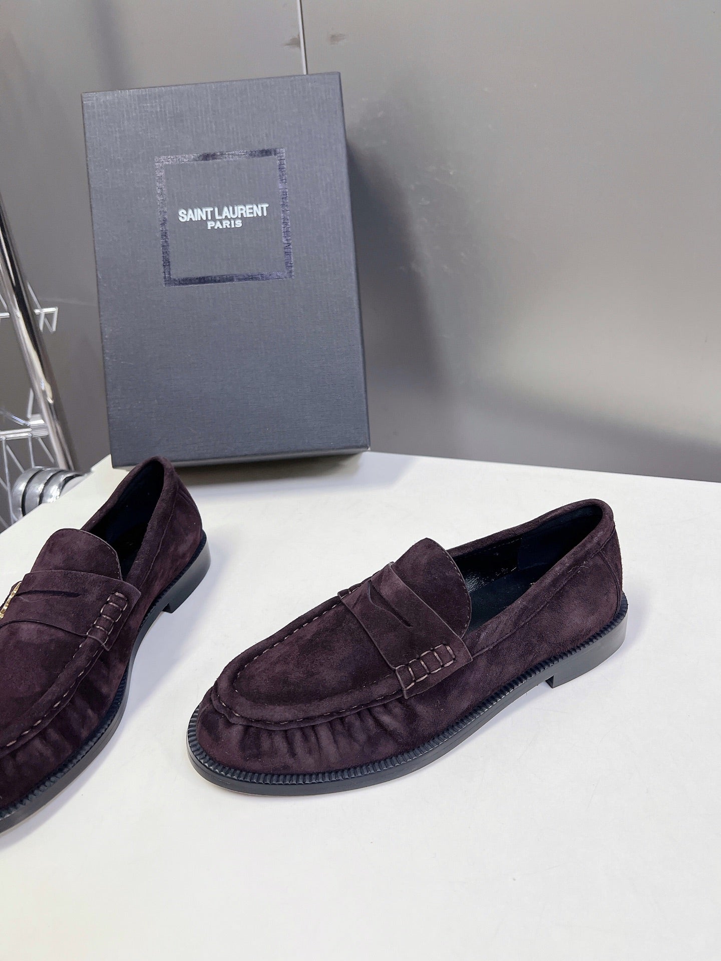 YSL 25S SAINT LAURENT LOAFERS IN DUSTY PLUM SUEDE