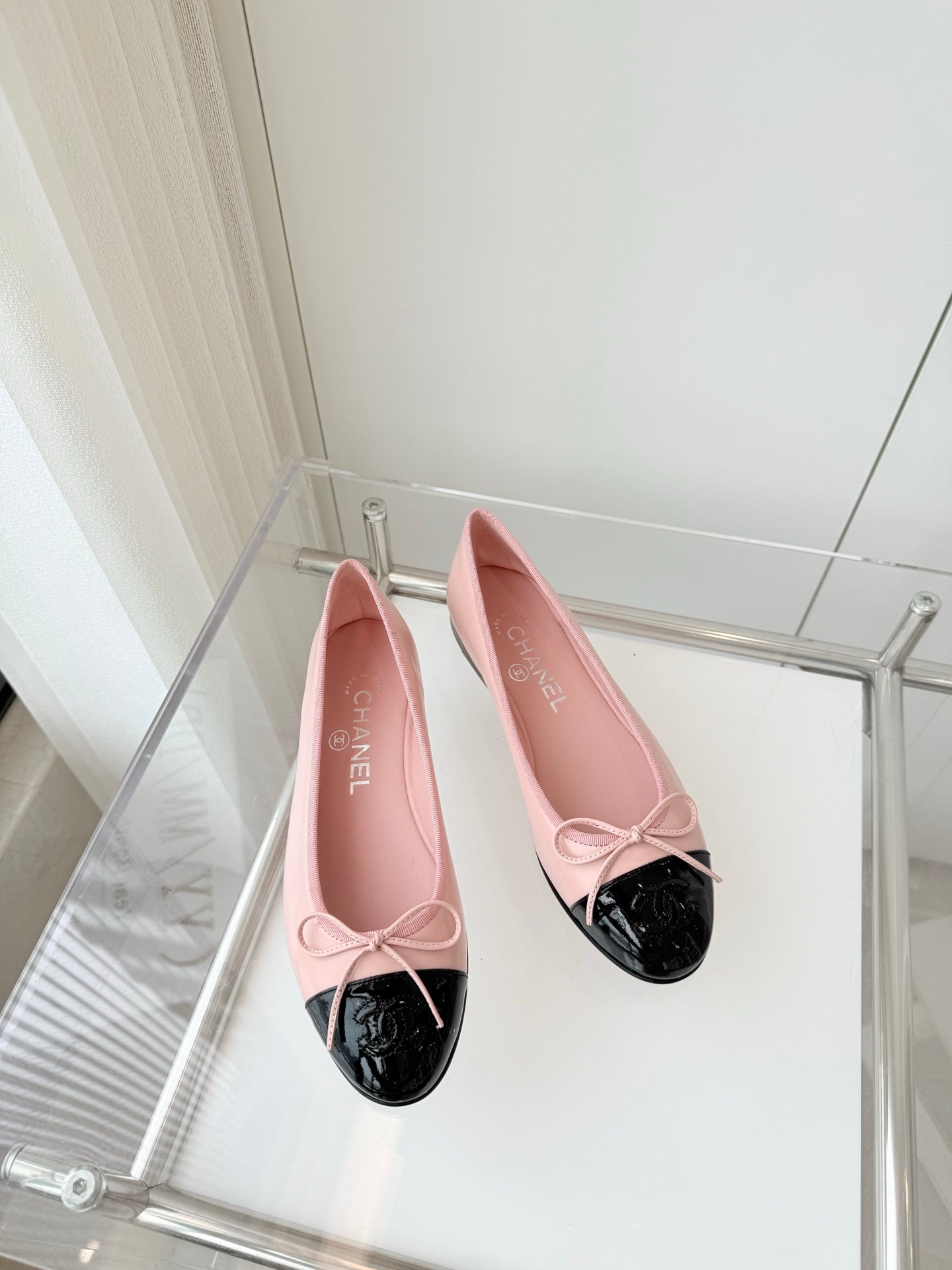 BALLET FLAT IN BABY PINK MIX BLACK CALFSKIN