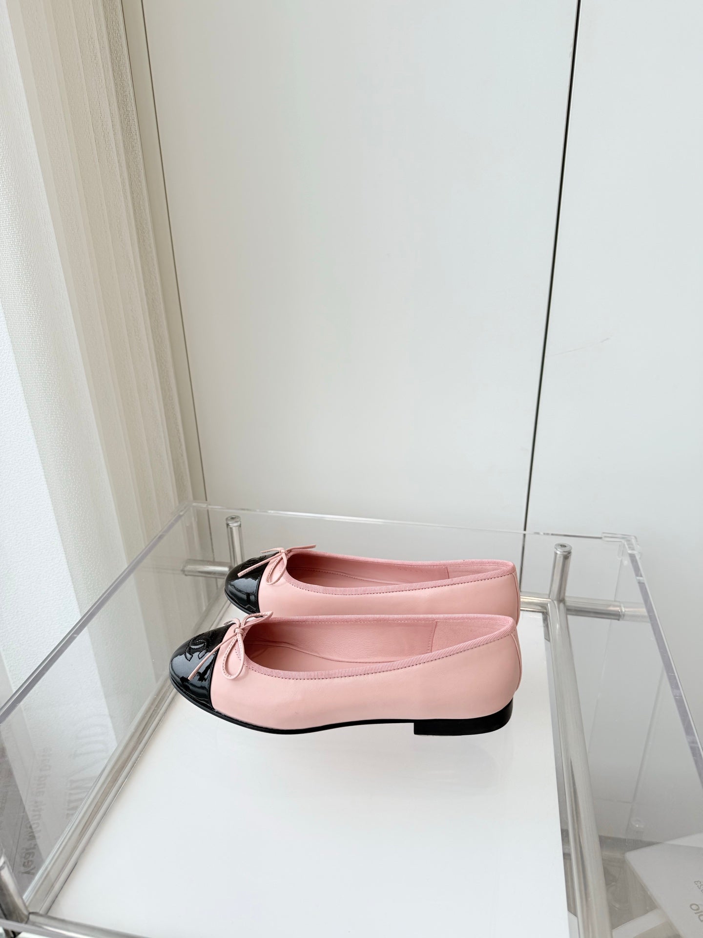 BALLET FLAT IN BABY PINK MIX BLACK CALFSKIN