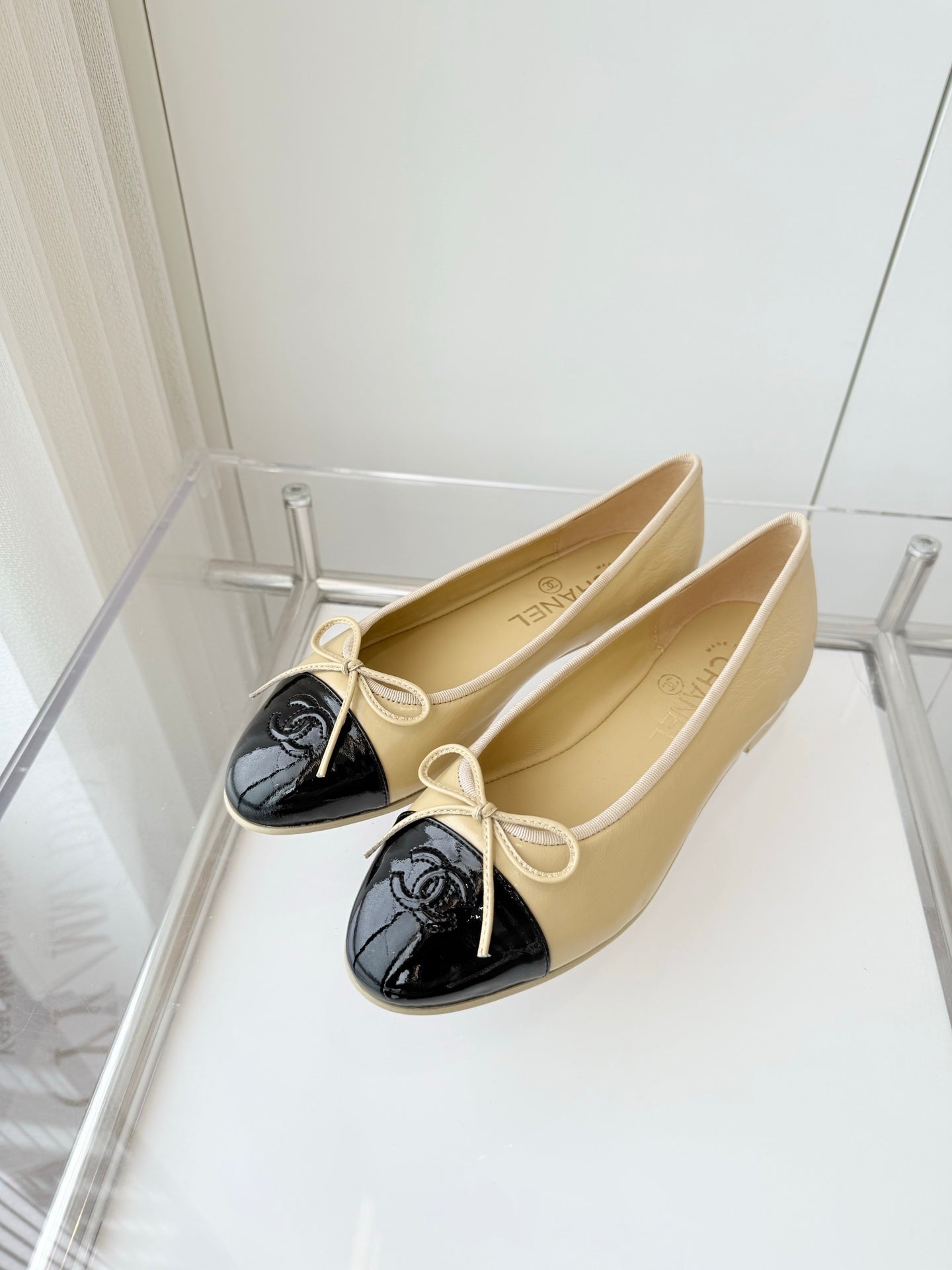 BALLET FLAT IN FLAX YELLOW MIX BLACK CALFSKIN
