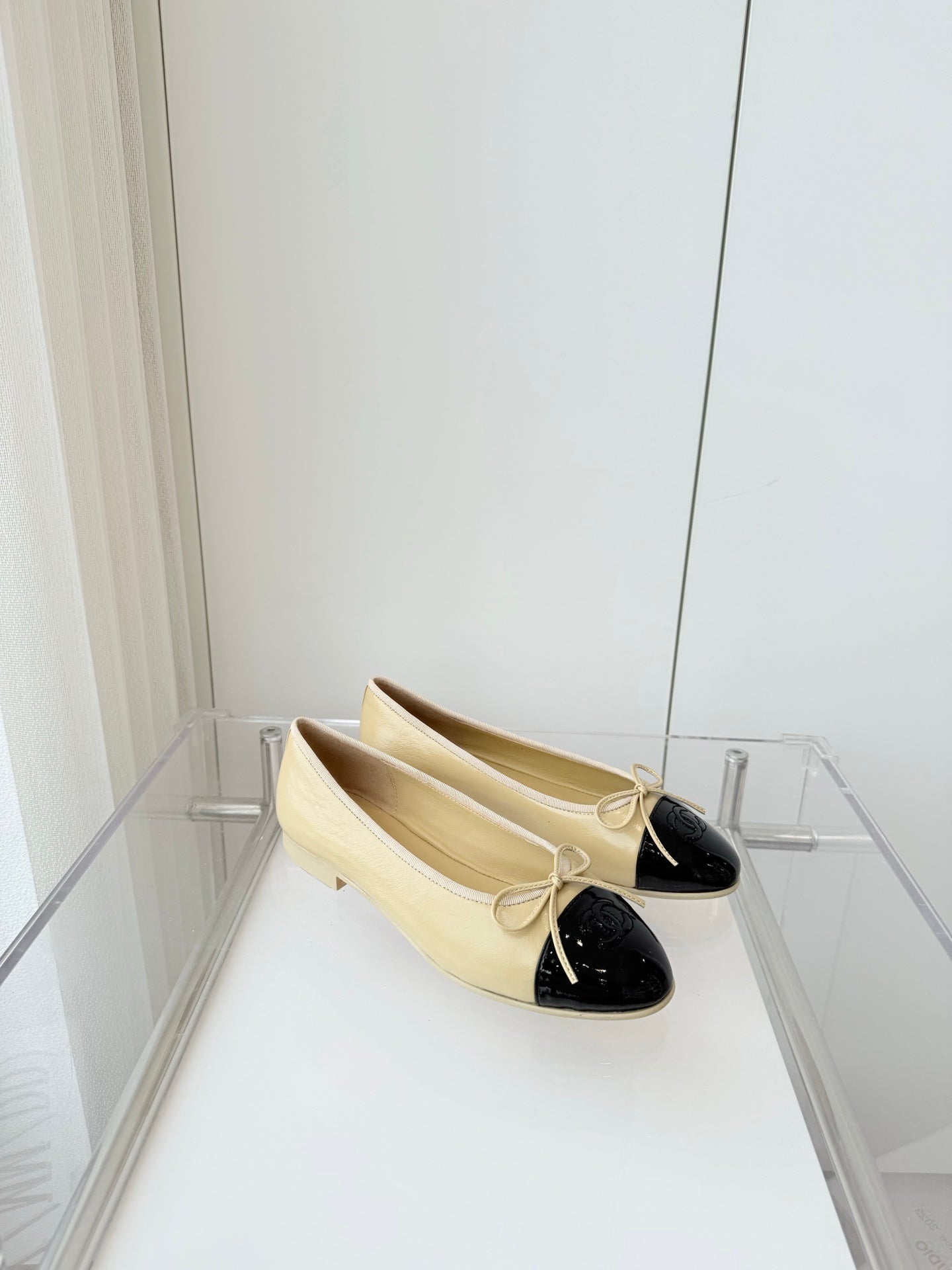 BALLET FLAT IN FLAX YELLOW MIX BLACK CALFSKIN