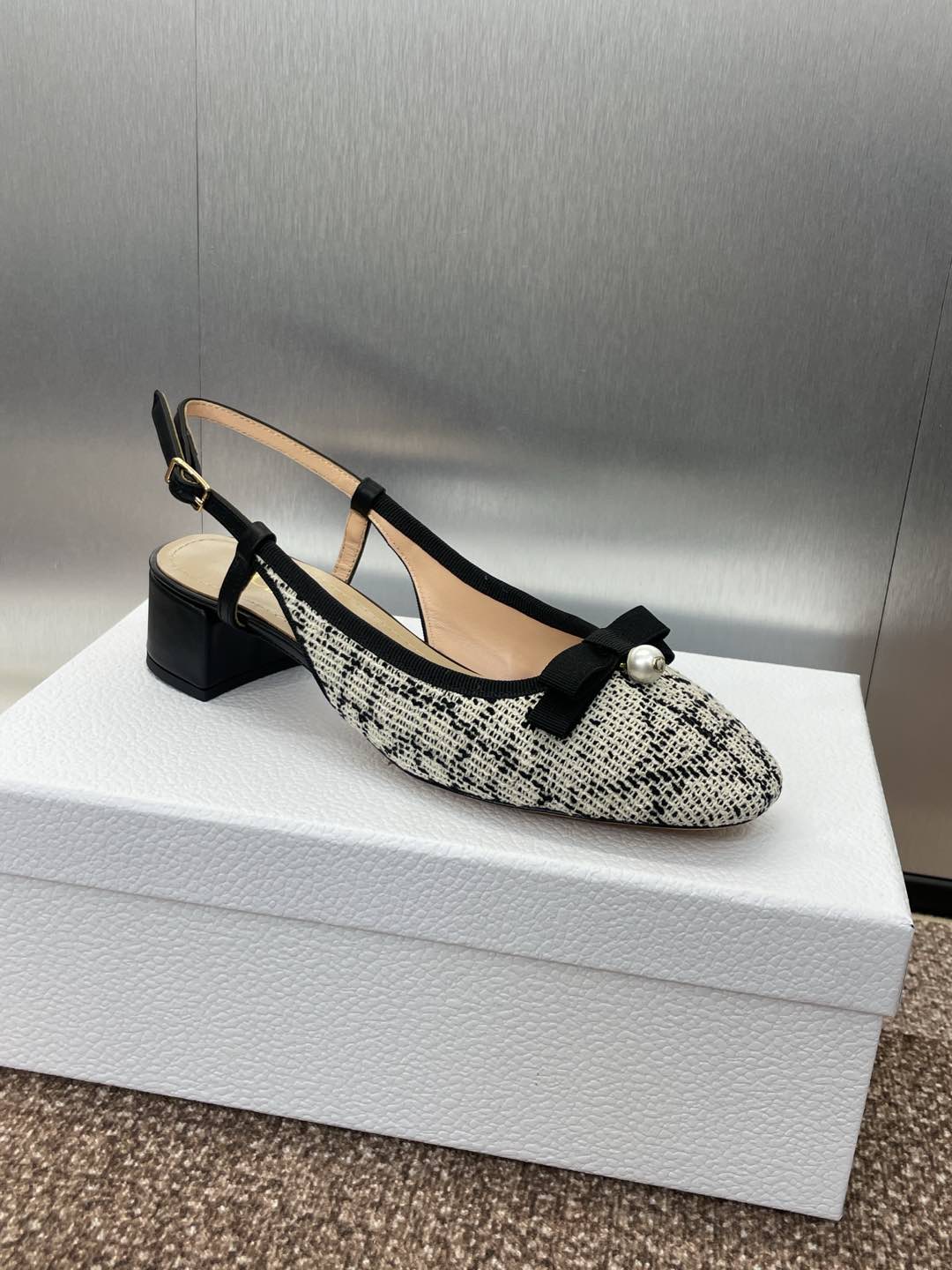 SLINGBACK PUMP IN WHITE MIX BLACK EMBROIDERED CANNAGE TWEED 35 MM