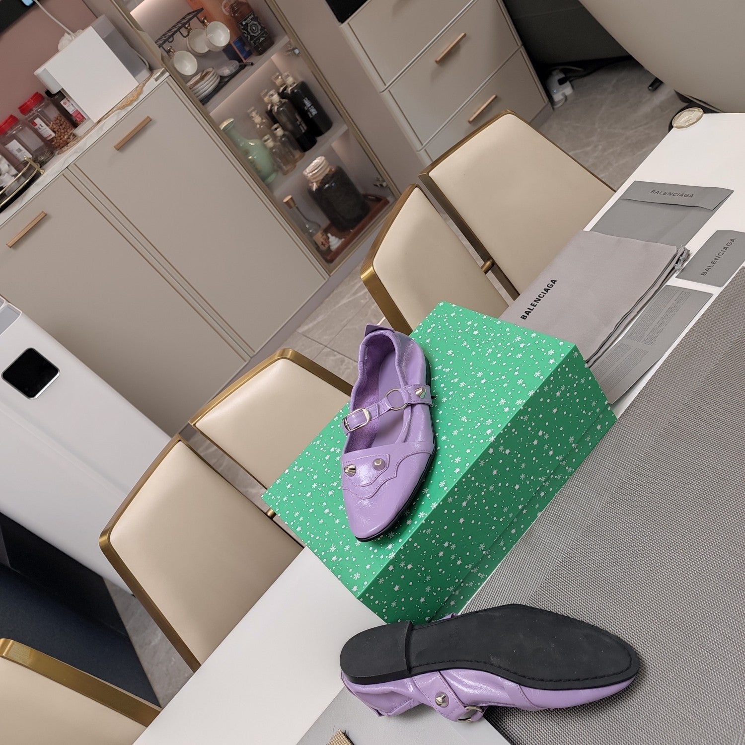 STUDDED MARY JANE FLATS IN LAVENDER SHINY LAMBSKIN