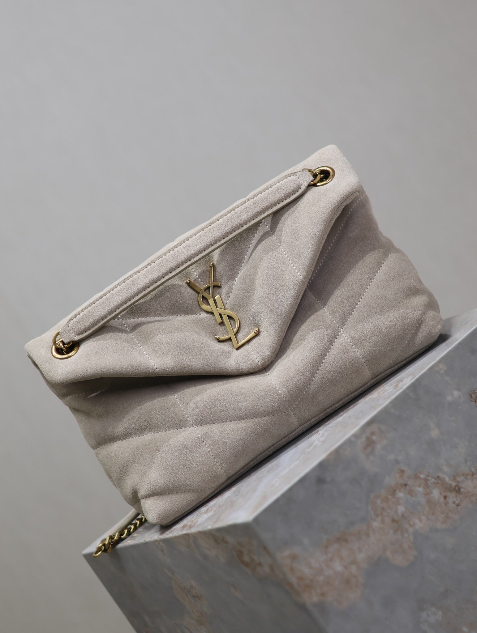 YSL 25S LOULOU PUFFER MM 29 IN SMOKEY TAUPE SUEDE GOLD HARDWARE