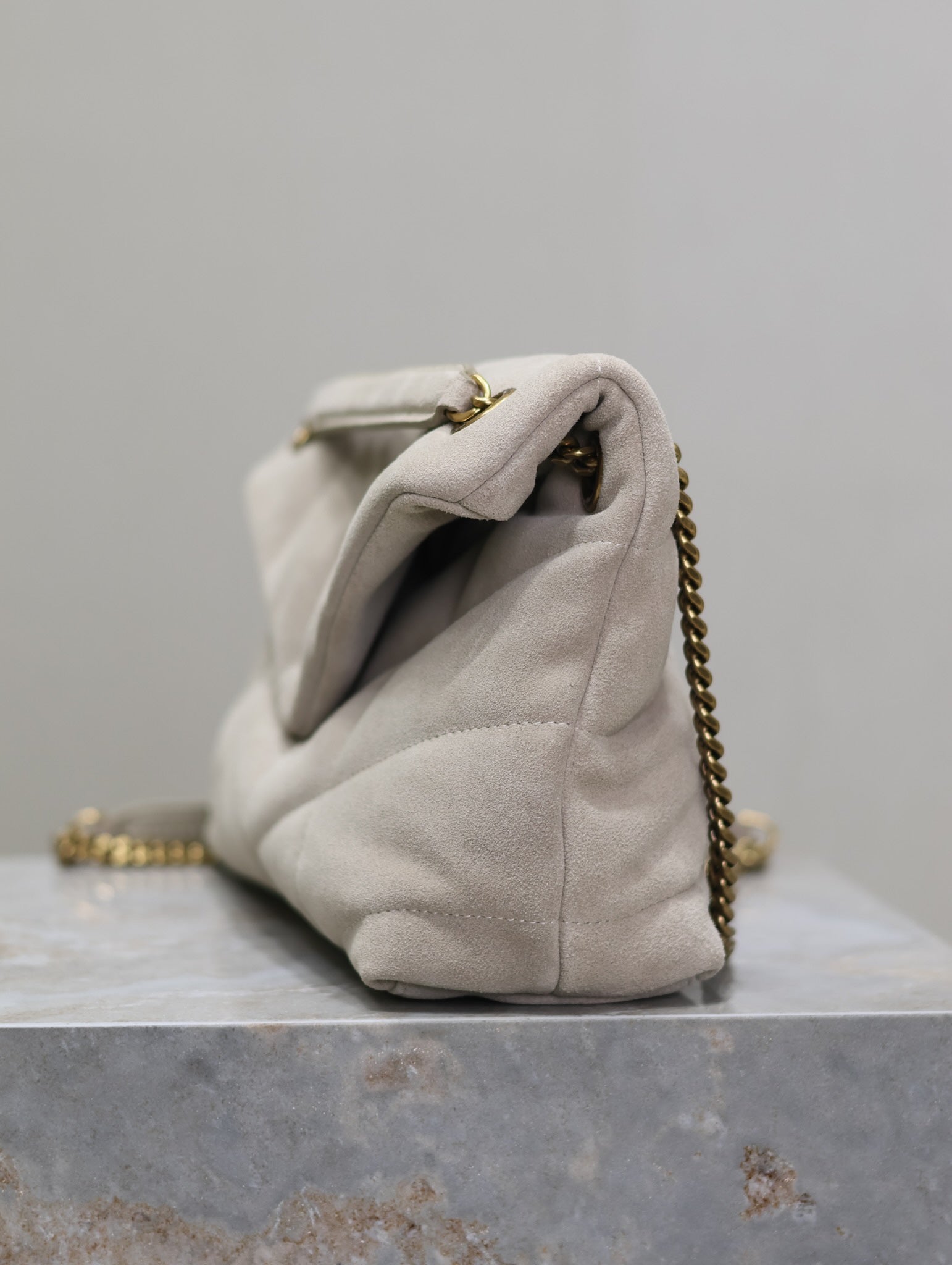 YSL 25S LOULOU PUFFER MM 29 IN SMOKEY TAUPE SUEDE GOLD HARDWRE