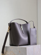 LE 37 MEDIUM BUCKET BAG 26 IN BRUNETTE BROWN CALFSKIN GOLD HARDWARE