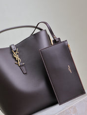 LE 37 MEDIUM BUCKET BAG 26 IN BRUNETTE BROWN CALFSKIN GOLD HARDWARE