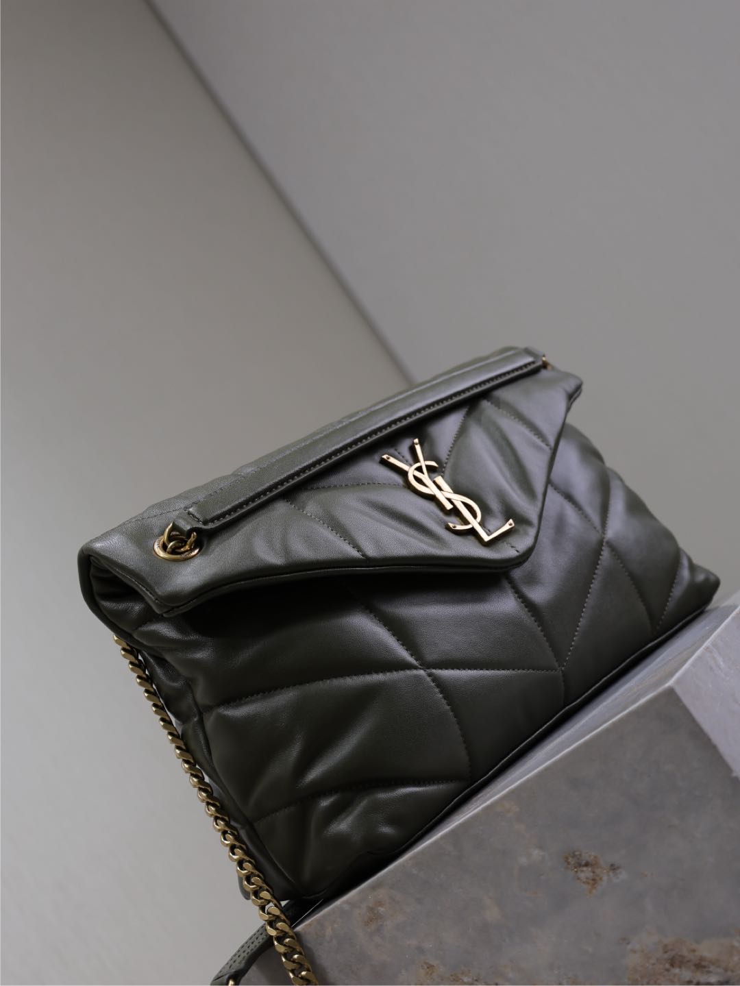 YSL 25S LOULOU PUFFER GM 35 IN DARK OLIVE CALFSKIN GOLD HARDWARE