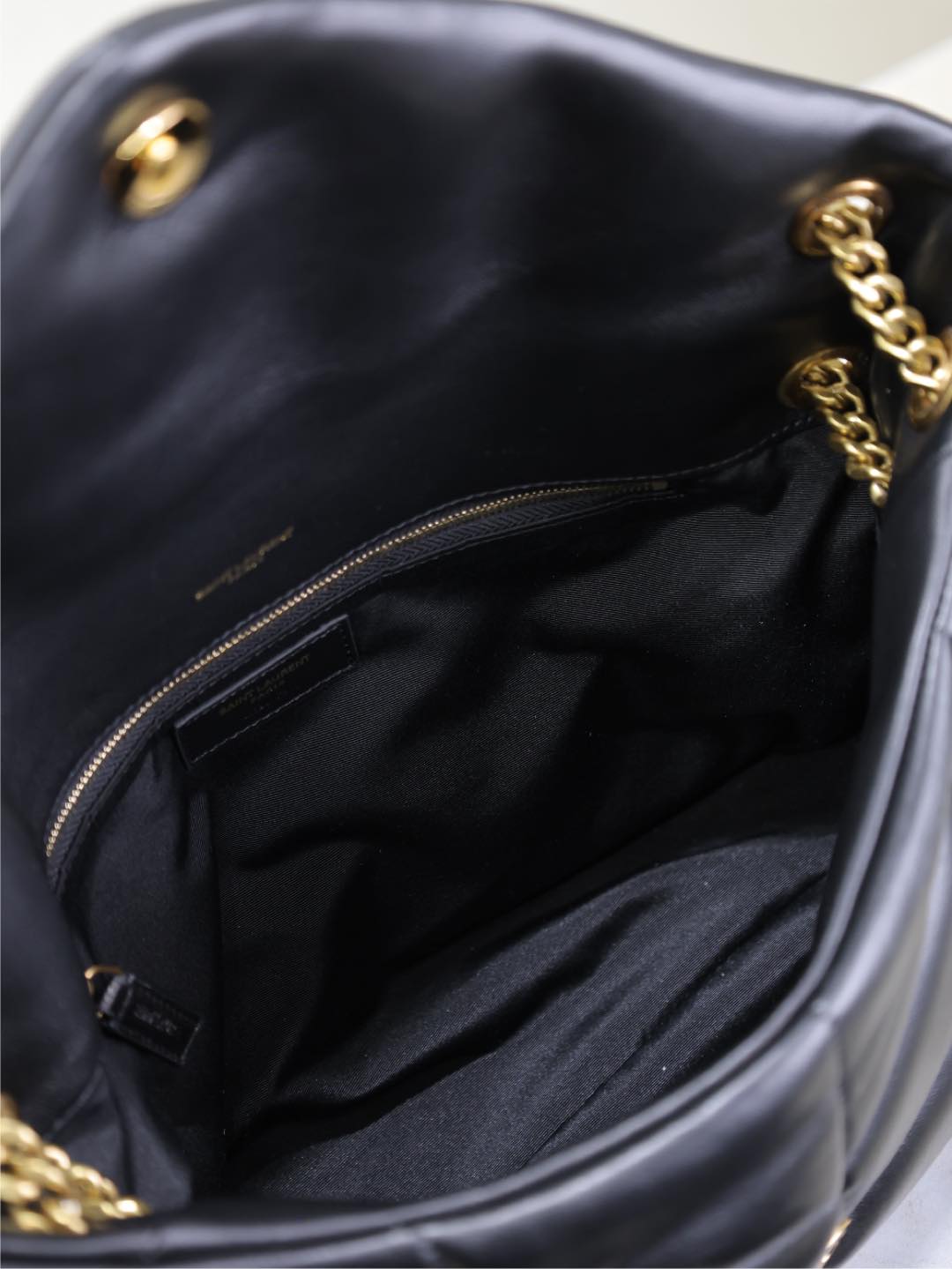 YSL 25S LOULOU PUFFER GM 35 IN BLACK CALFSKIN GOLD HARDWRE