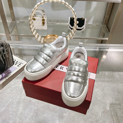 PUFFY LEATHER LOW TOP SNEAKERS IN SILVER PATENT LAMBSKIN