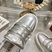 PUFFY LEATHER LOW TOP SNEAKERS IN SILVER PATENT LAMBSKIN