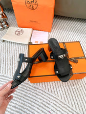 INVINCIBLE 50 SANDAL IN BLACK CALFSKIN