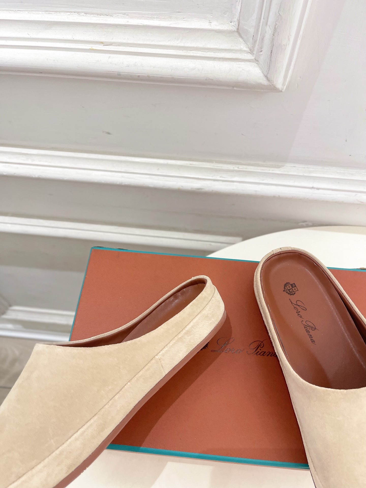 LP 25S MULES IN WARM BEIGE SUEDE