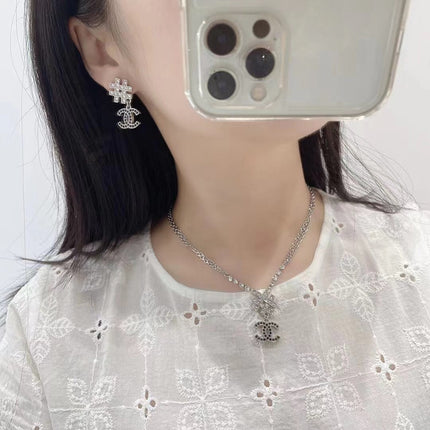 19 DOUBLE C SNOW SILVER EARRINGS