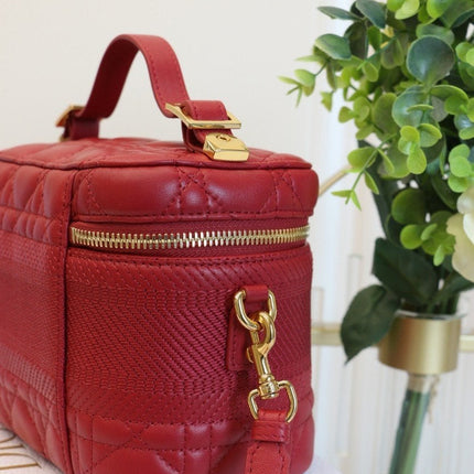 SMALL TRAVEL VANITY RED LAMBSKIN