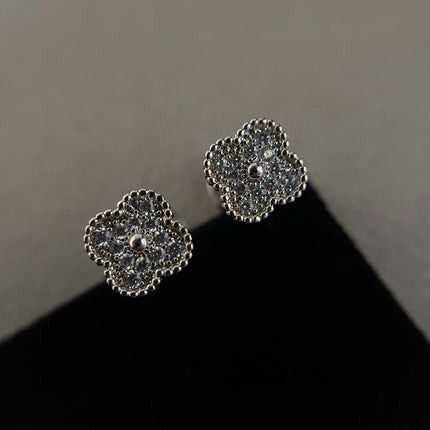 CLOVER MINI DIAMOND STUD EARRINGS